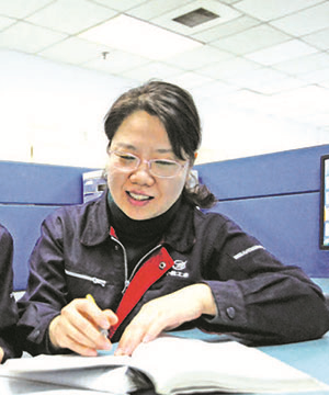 自主创新的航门女将——记易游yiyou(中国)导弹院总体所首席专家章惠君 自主创新的航门女将——记易游yiyou(中国)导弹院总体所首席专家章惠君